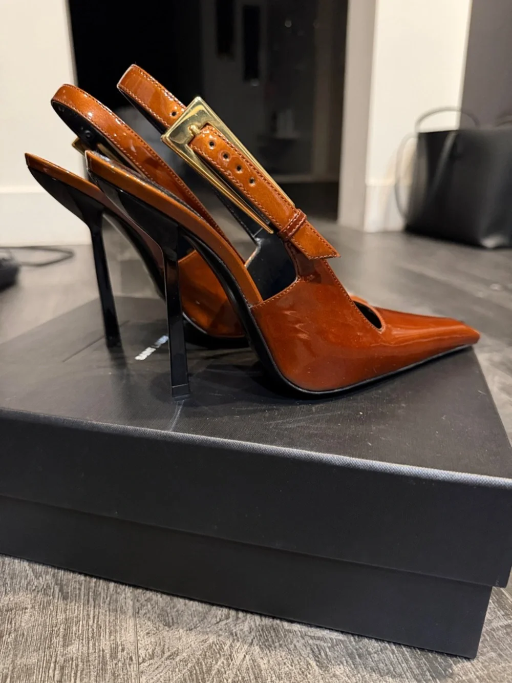 Saint Laurent Tan Leather Pointed-Toe Slingback Heels - Picture 2 of 4